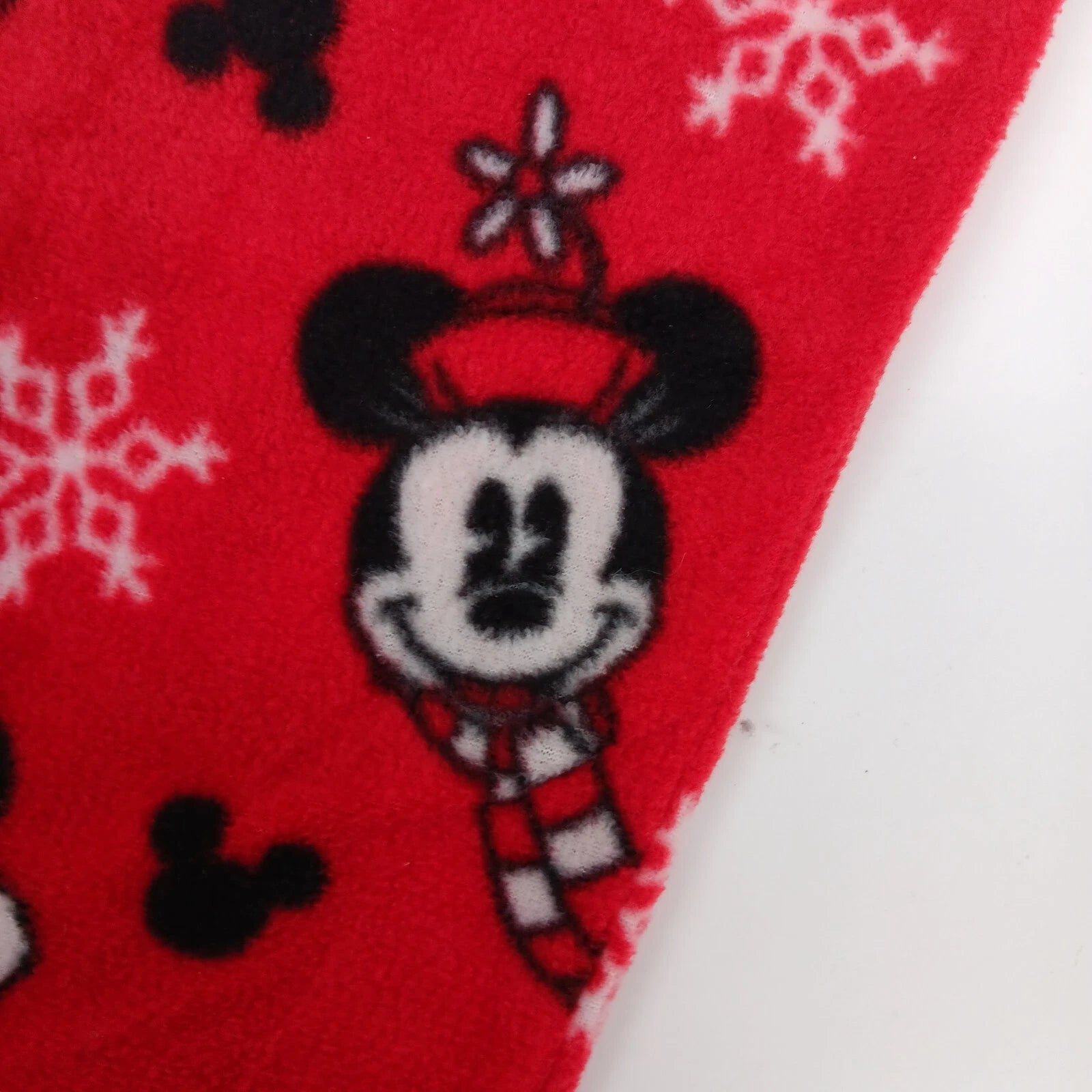 Disney Minnie and Mickey Mouse 2-Piece Christmas Pajama Set - Size 6 - AE6