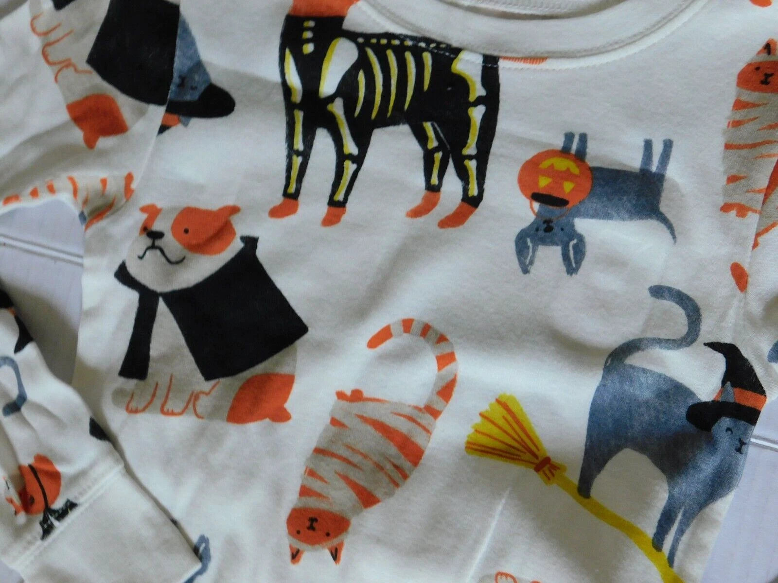 Girls Boys Pajama Set Size 4 4T Halloween Dog Skeletons Mummy Cats 2 Pc Pajamas