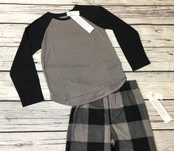 Gap Kids Boys Size 10 Gray & Black Pajama Set. Microfleece Pants with Shirt. NWT