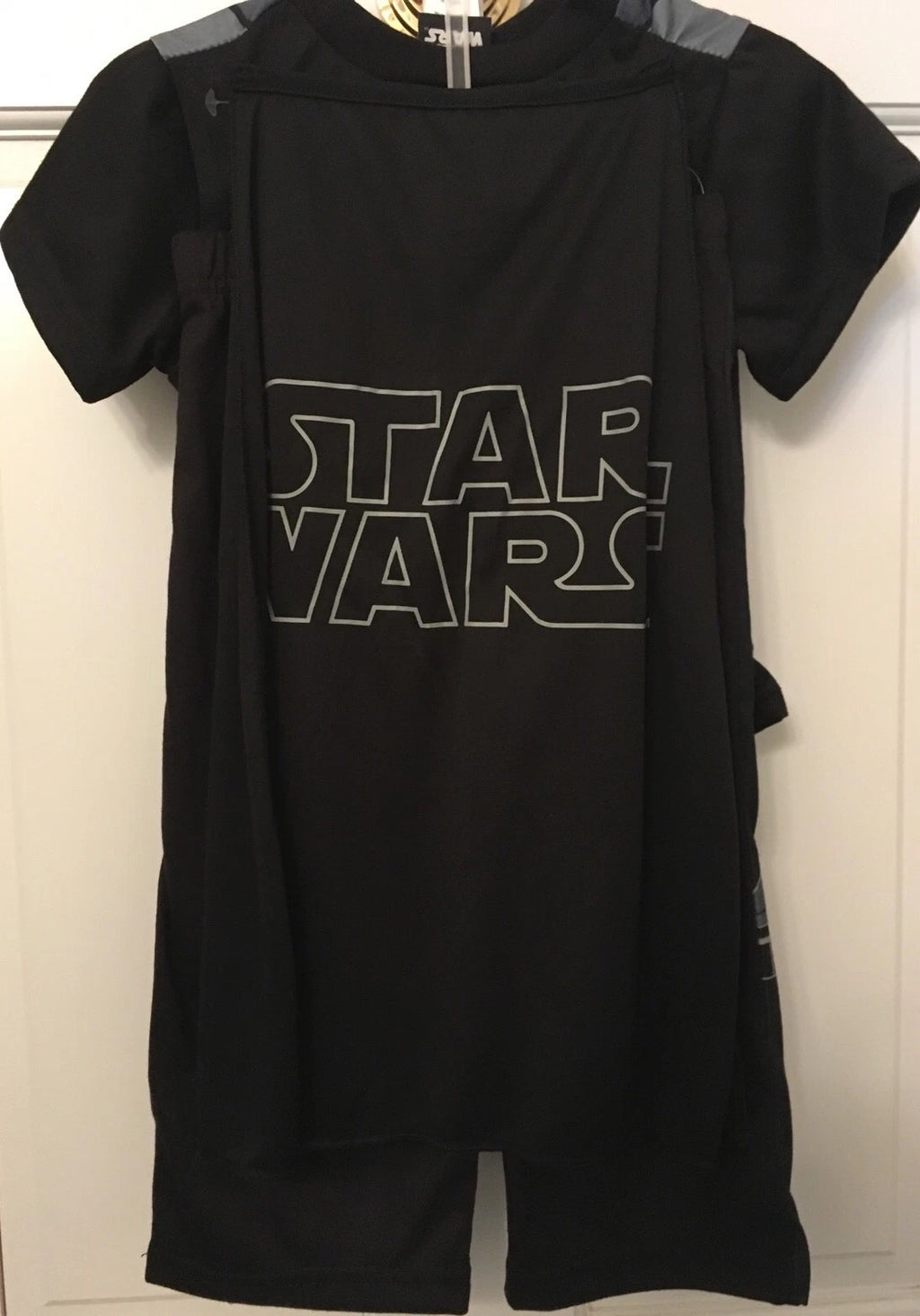 LITTLE BOY'S STAR WARS PAJAMA SET WITH DETACHABLE CAPE SIZES 2 & 4 AVAILABLE NWT